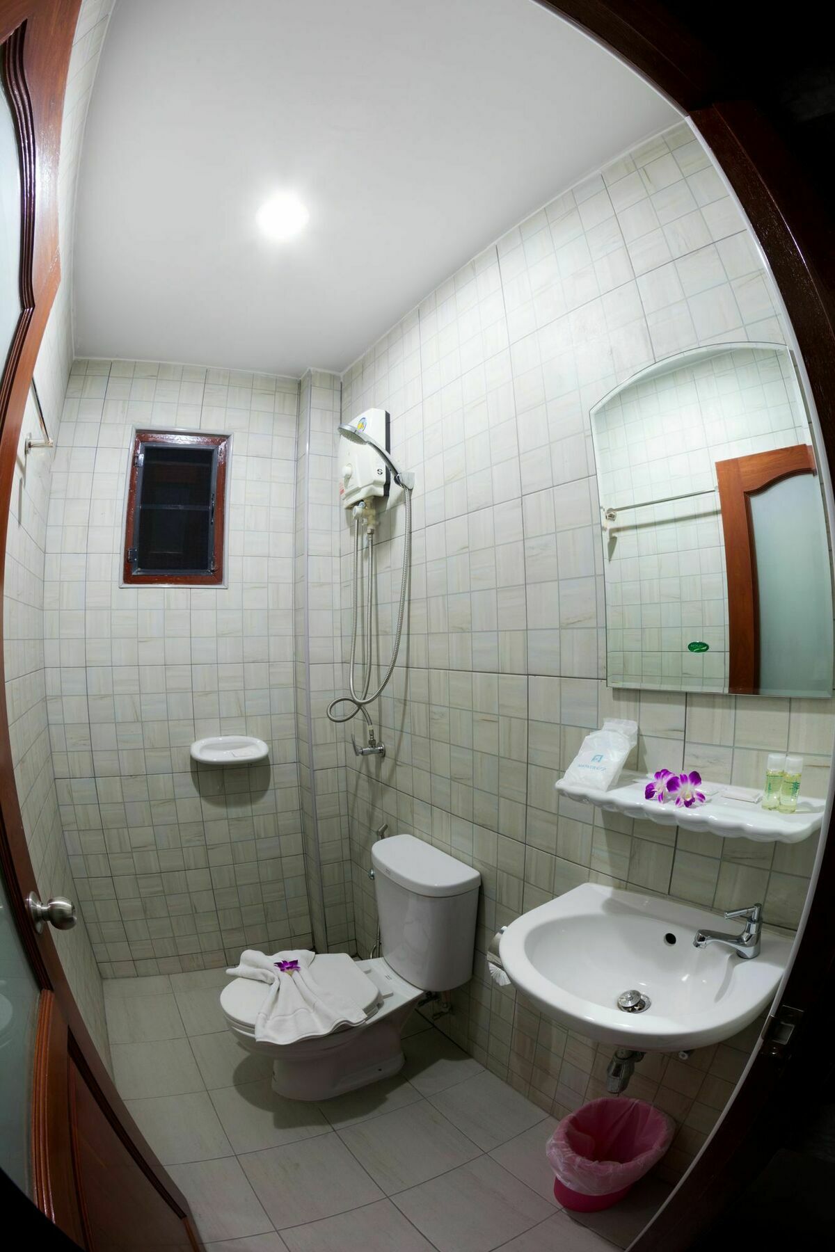 Freedom Hotel Patong Экстерьер фото