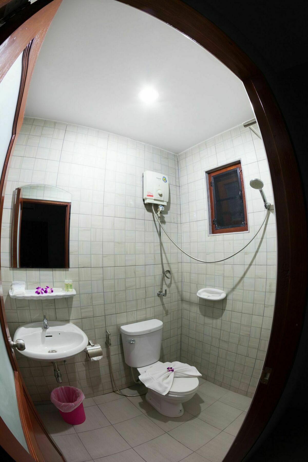 Freedom Hotel Patong Экстерьер фото